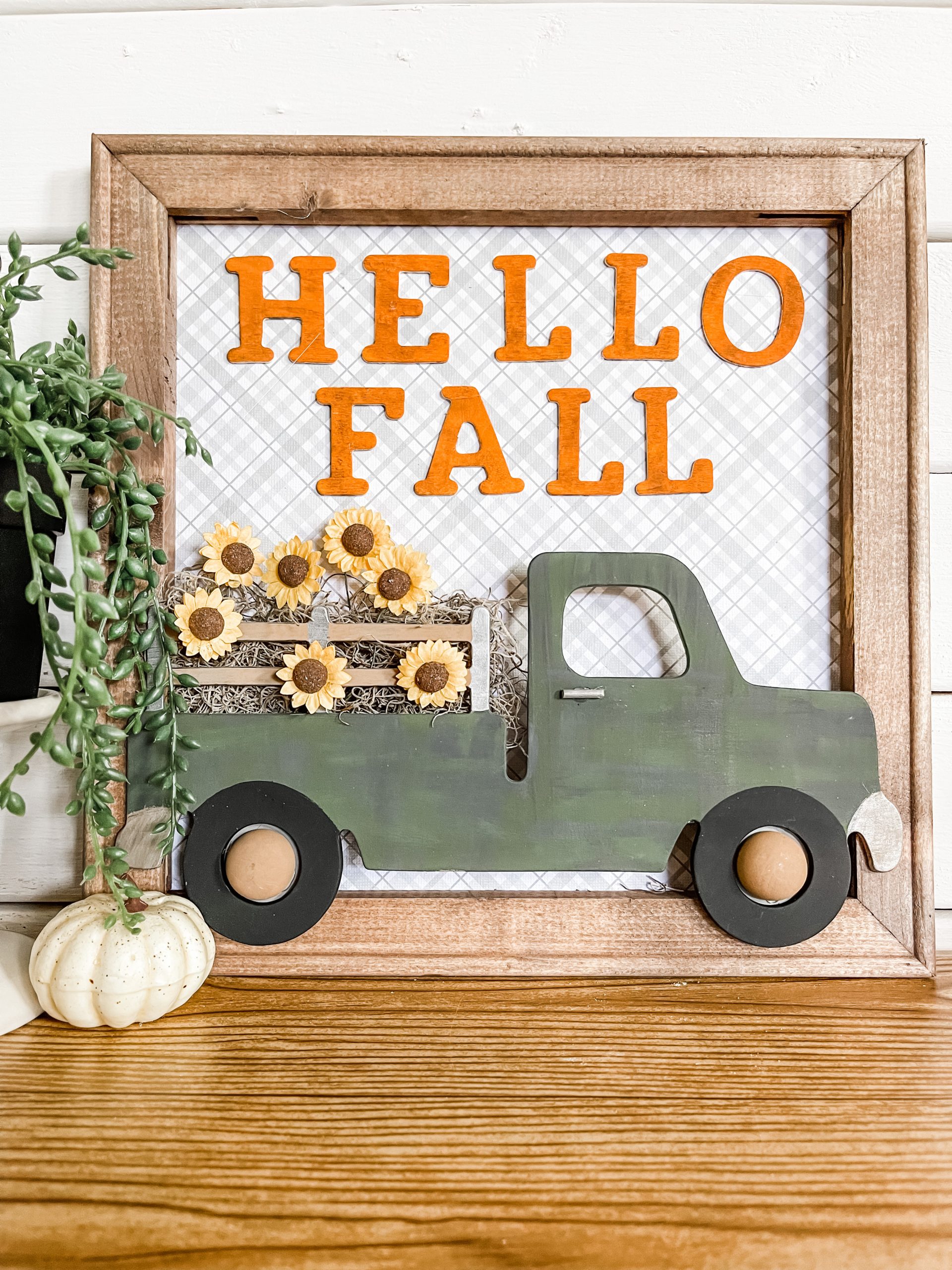 DIY Hello Fall Sign