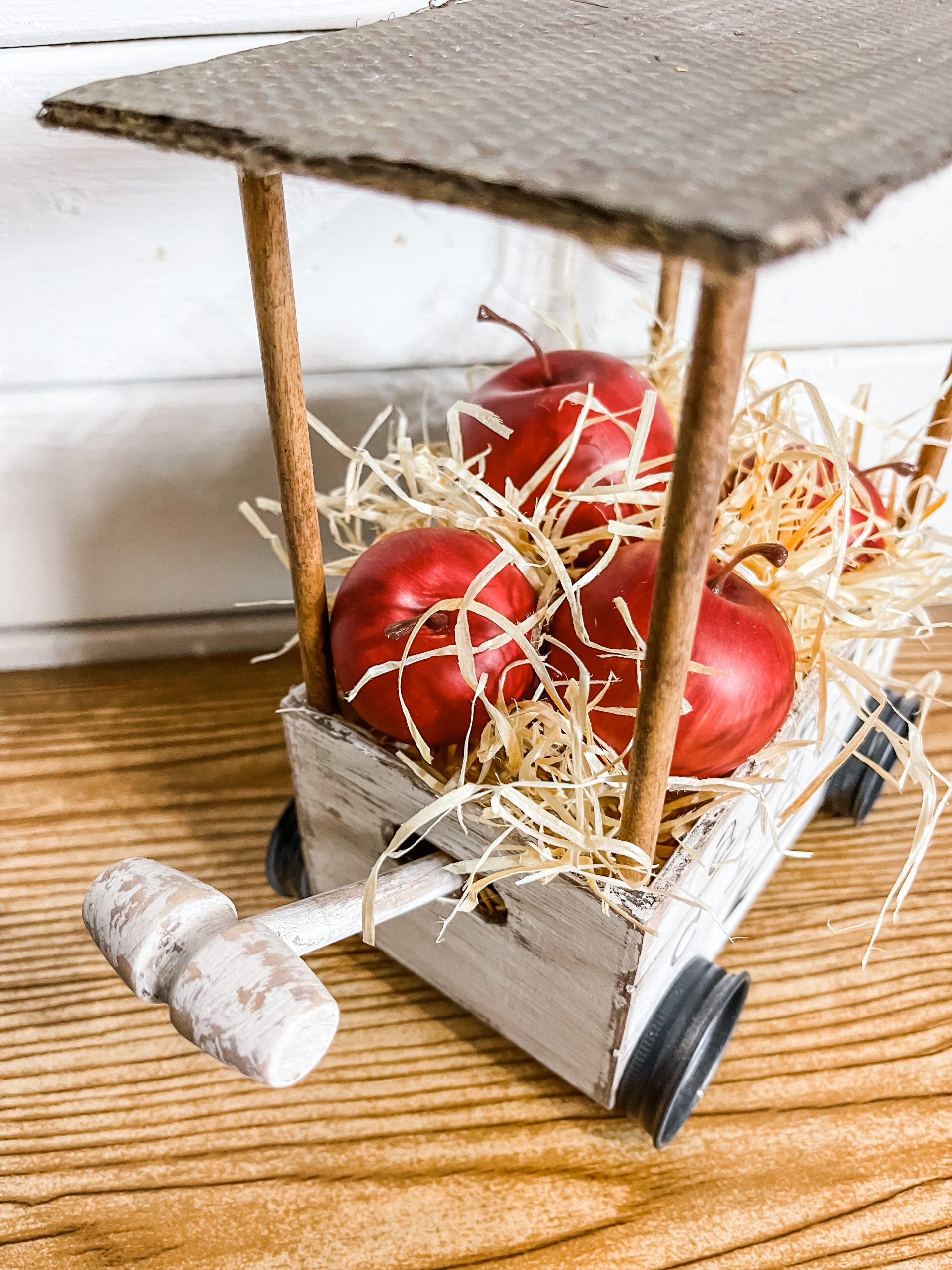 DIY Decorative Apple Cider Cart