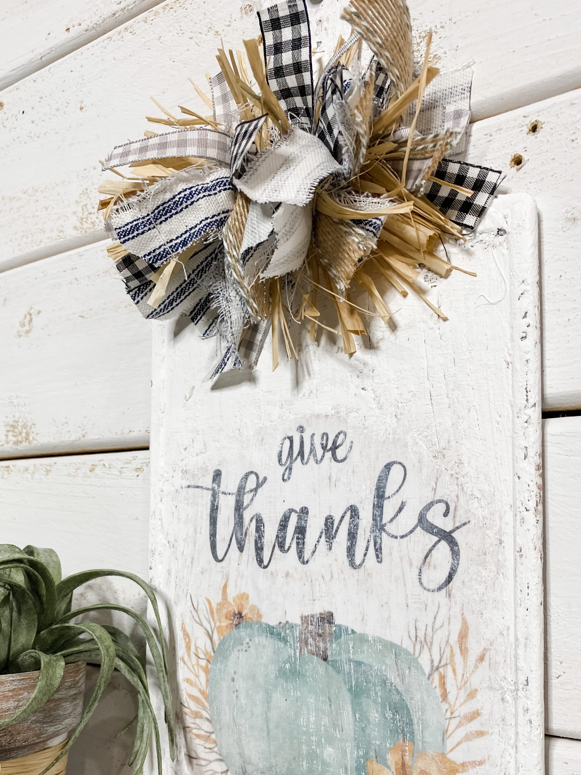 DIY Give Thanks Sign with a Dollar Tree Cutting Board