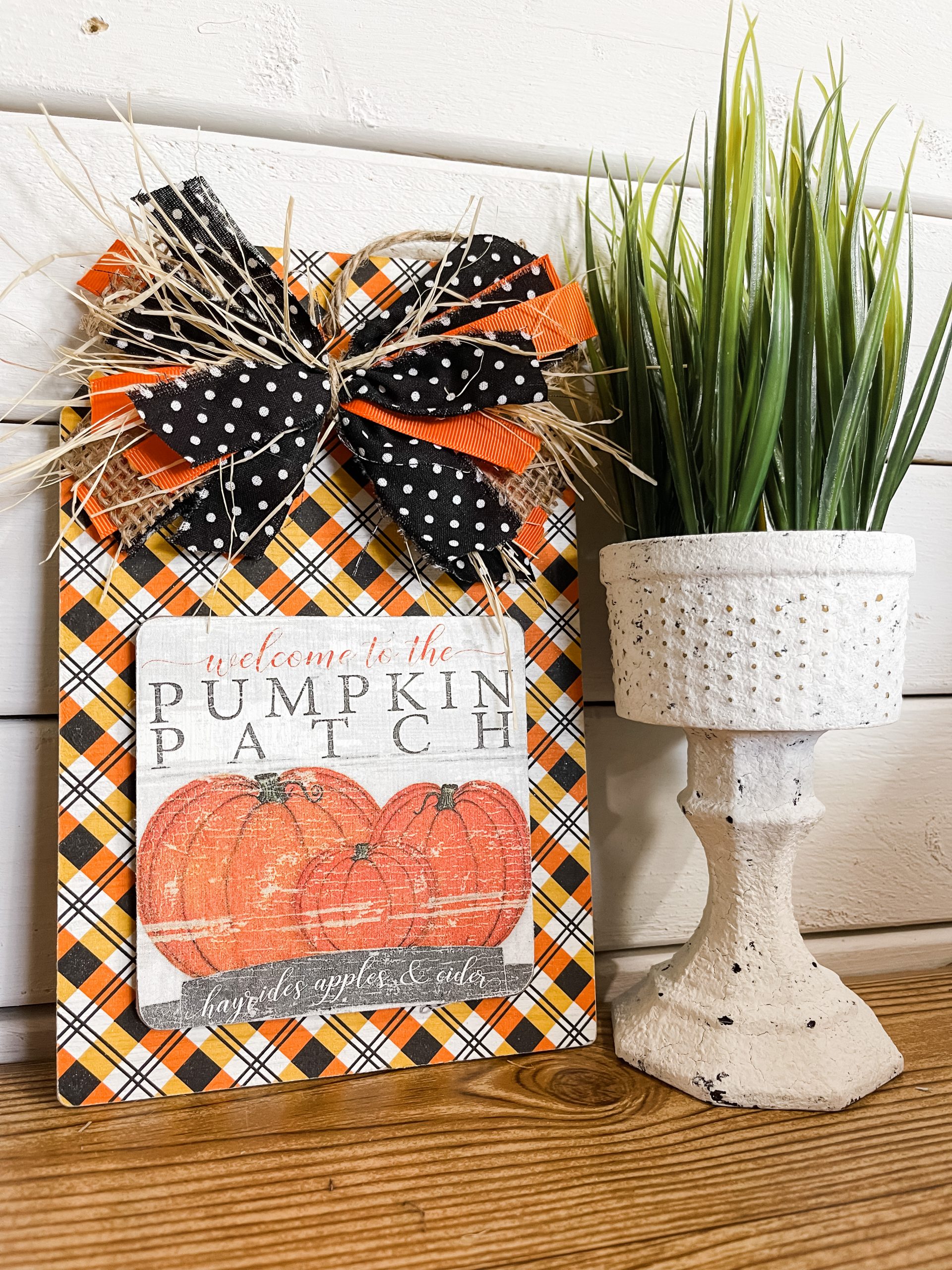 DIY Pumpkin Patch Sign with Napkins