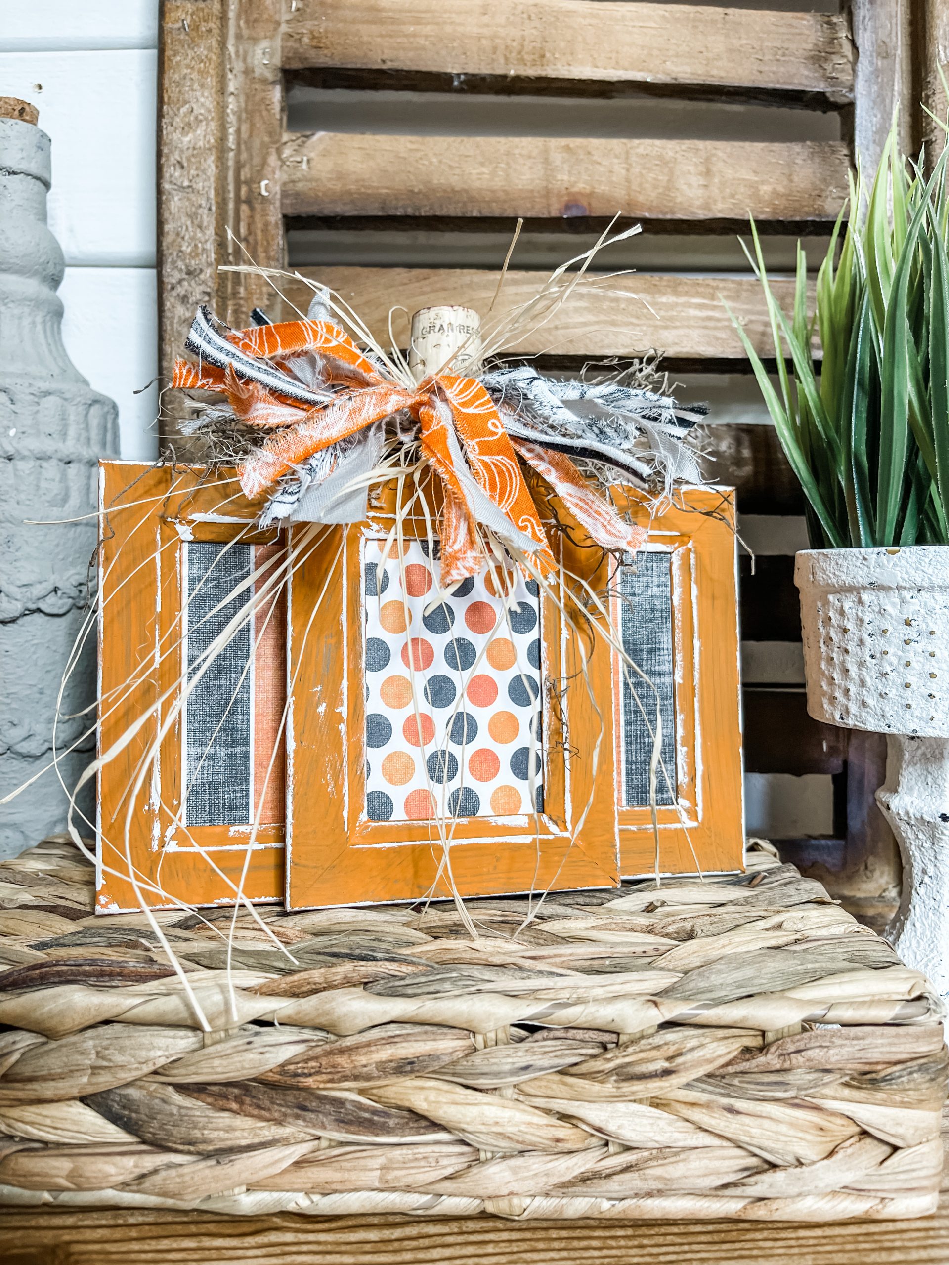 Picture Frame Pumpkin DIY Fall Decor