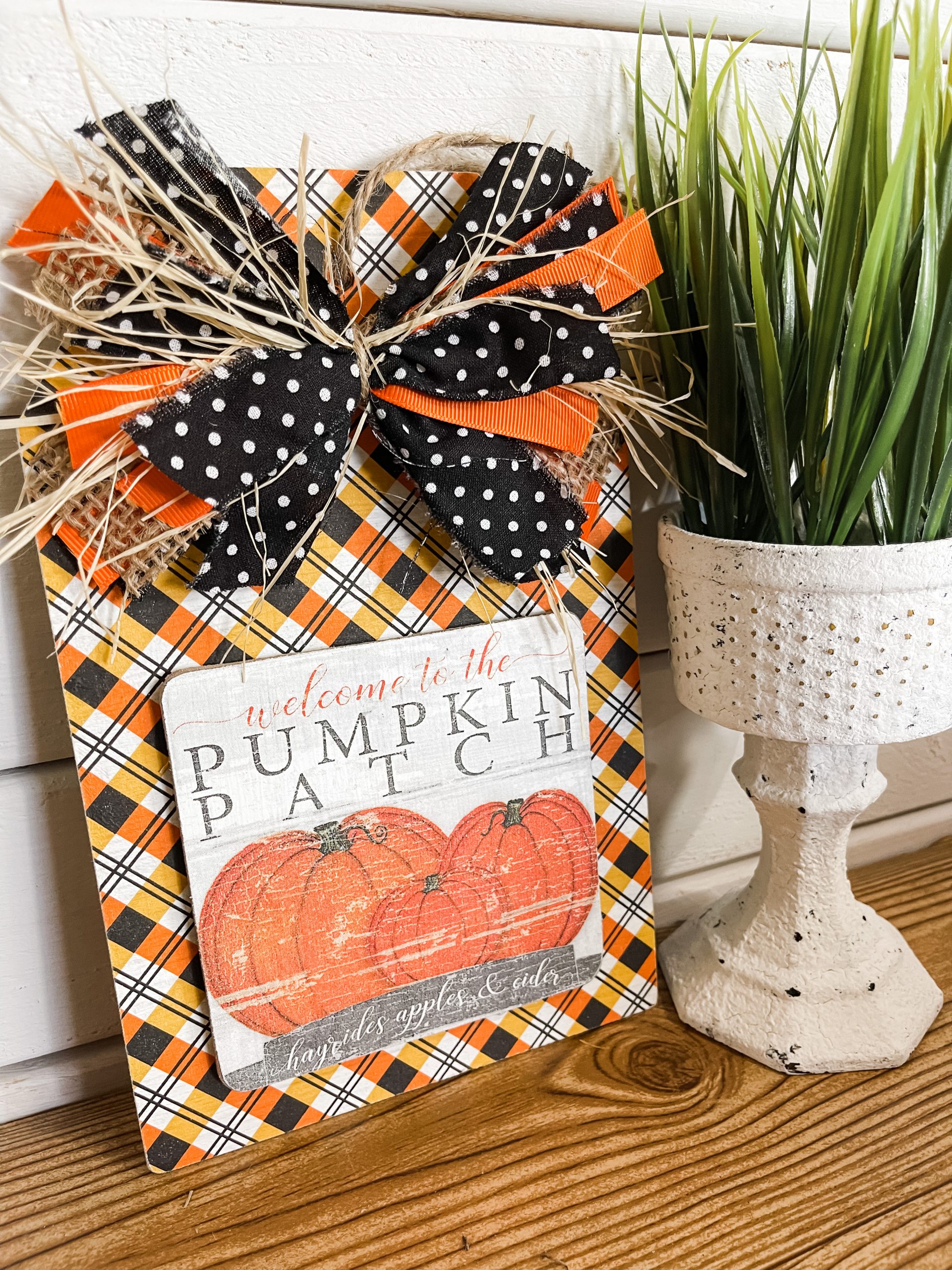 DIY Pumpkin Patch Sign with Napkins