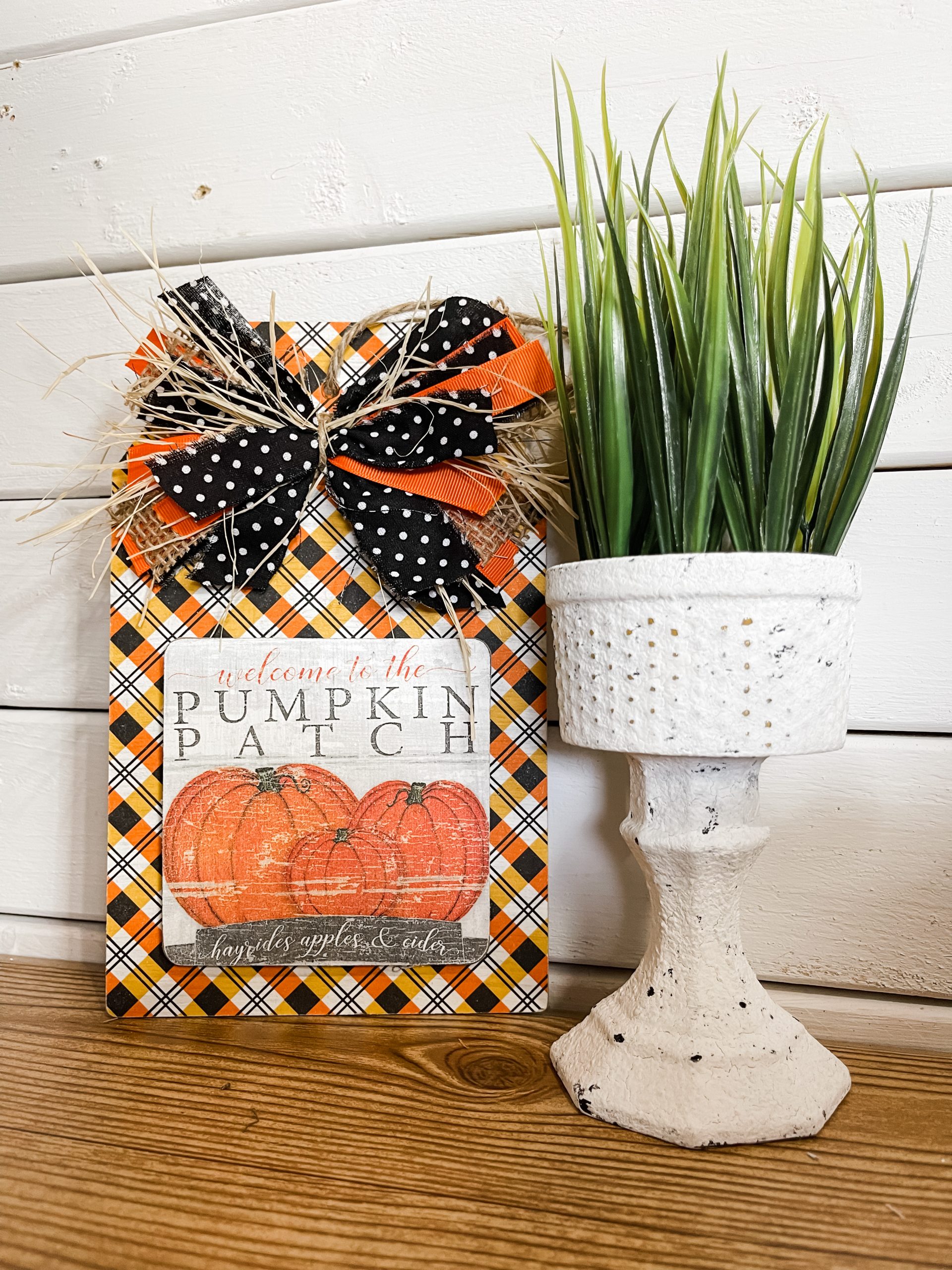 DIY Pumpkin Patch Sign with Napkins