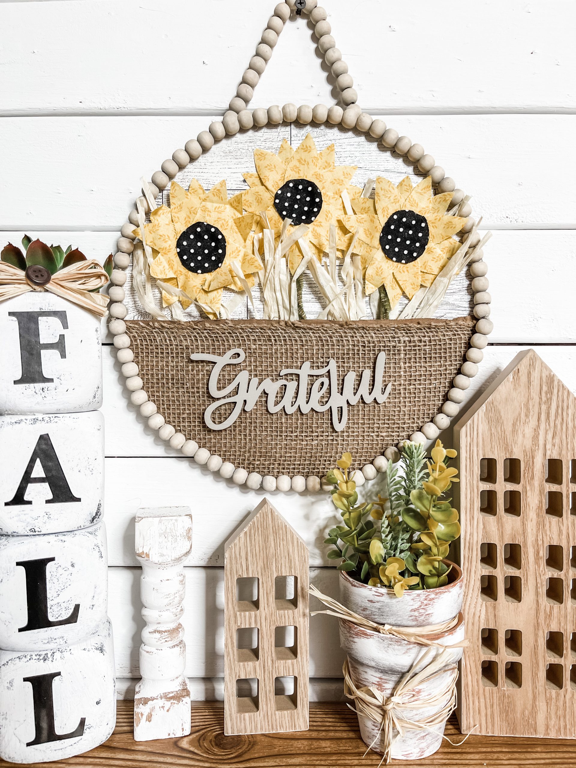 DIY Fabric Sunflower Fall Sign