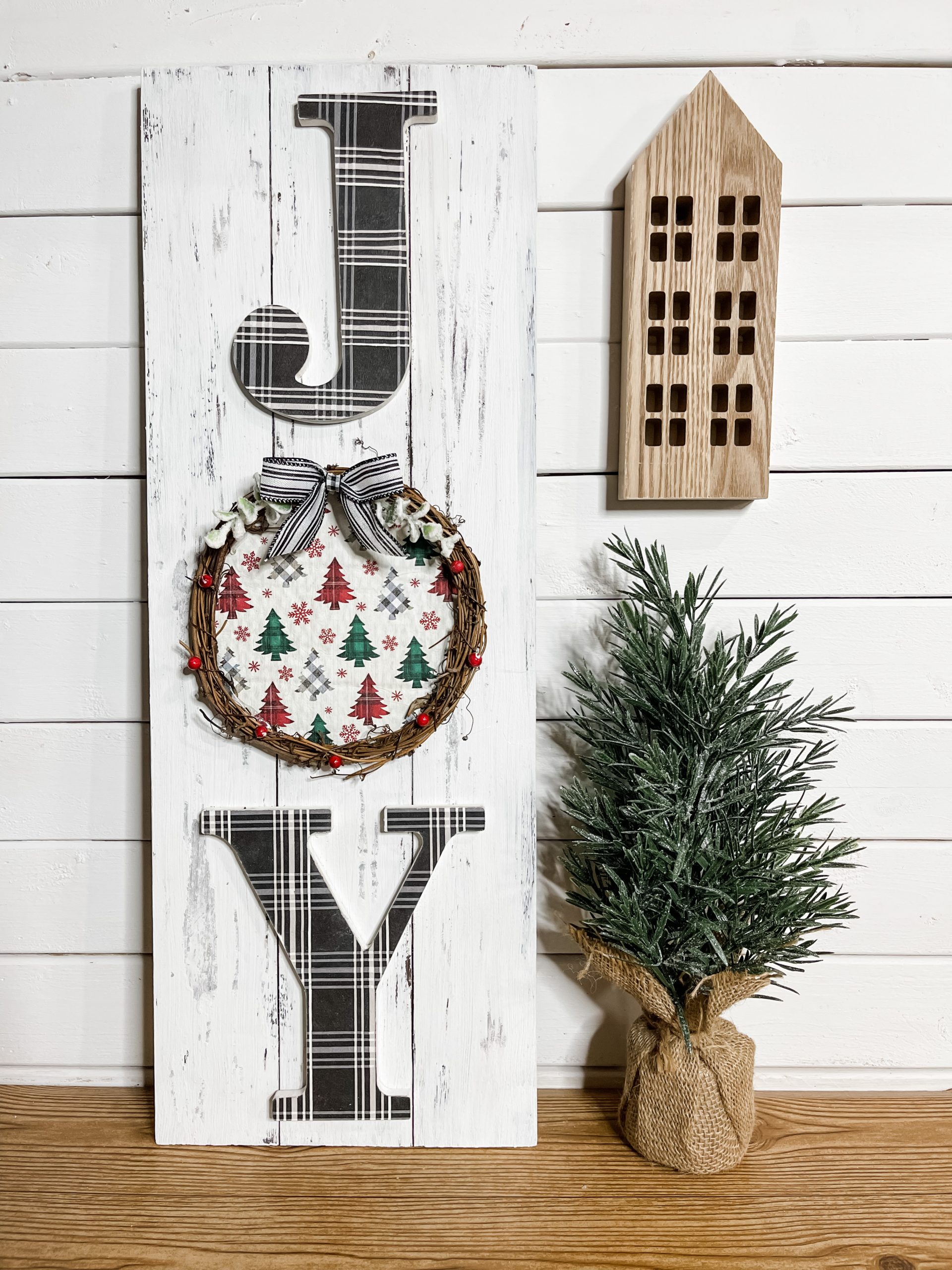 DIY Christmas Napkin Large Joy Sign