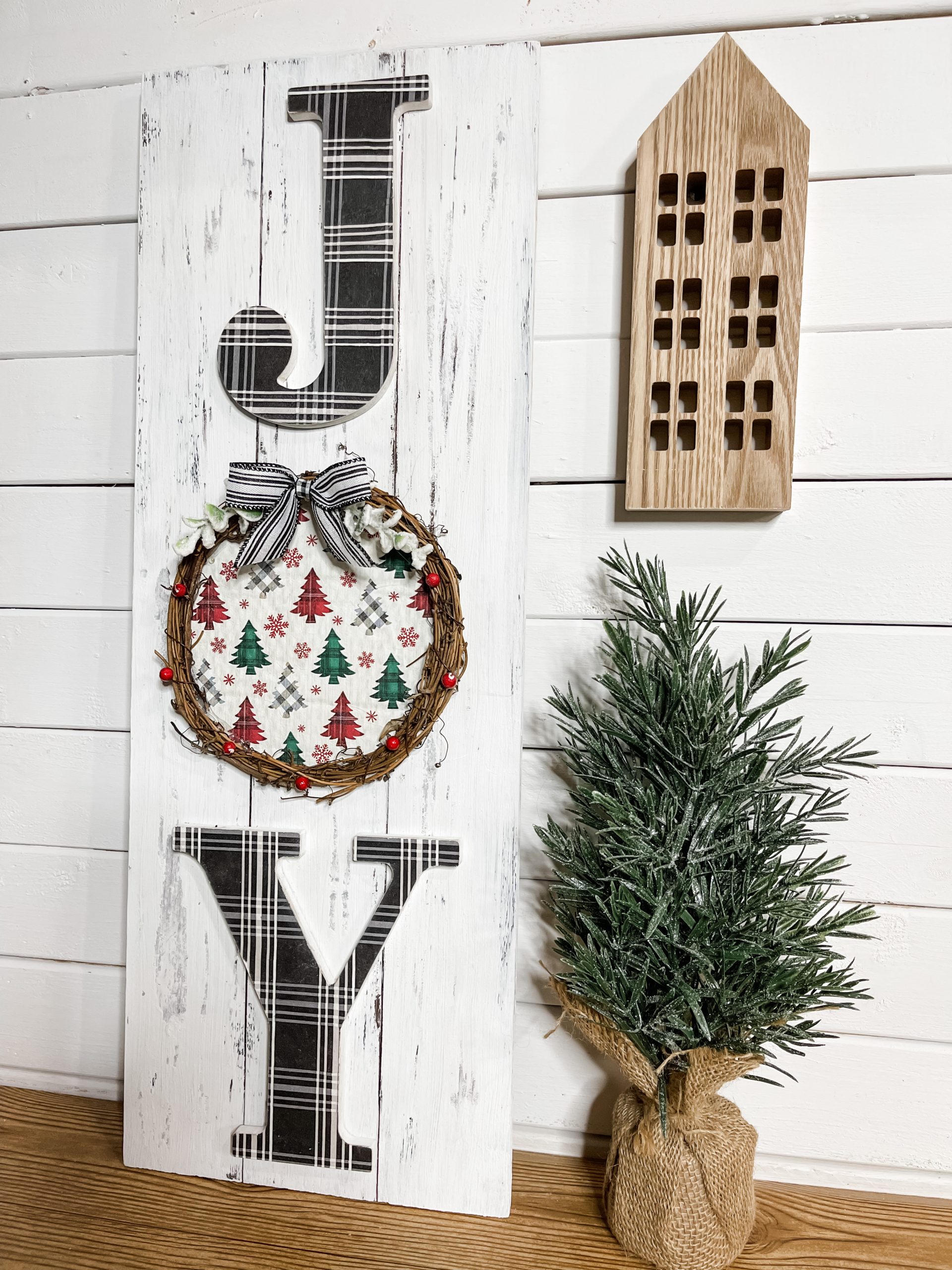 DIY Christmas Napkin Large Joy Sign