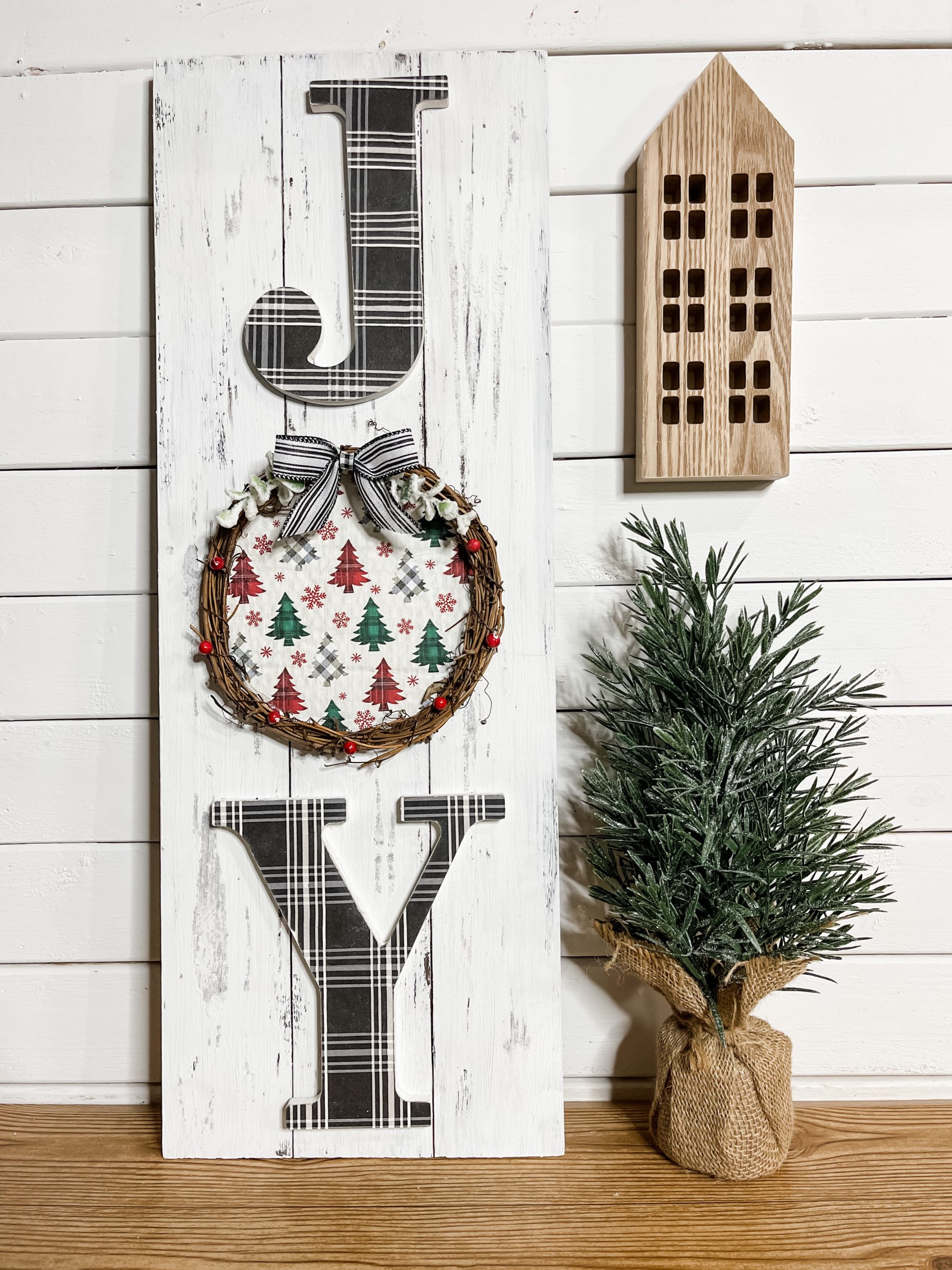 DIY Christmas Napkin Large Joy Sign