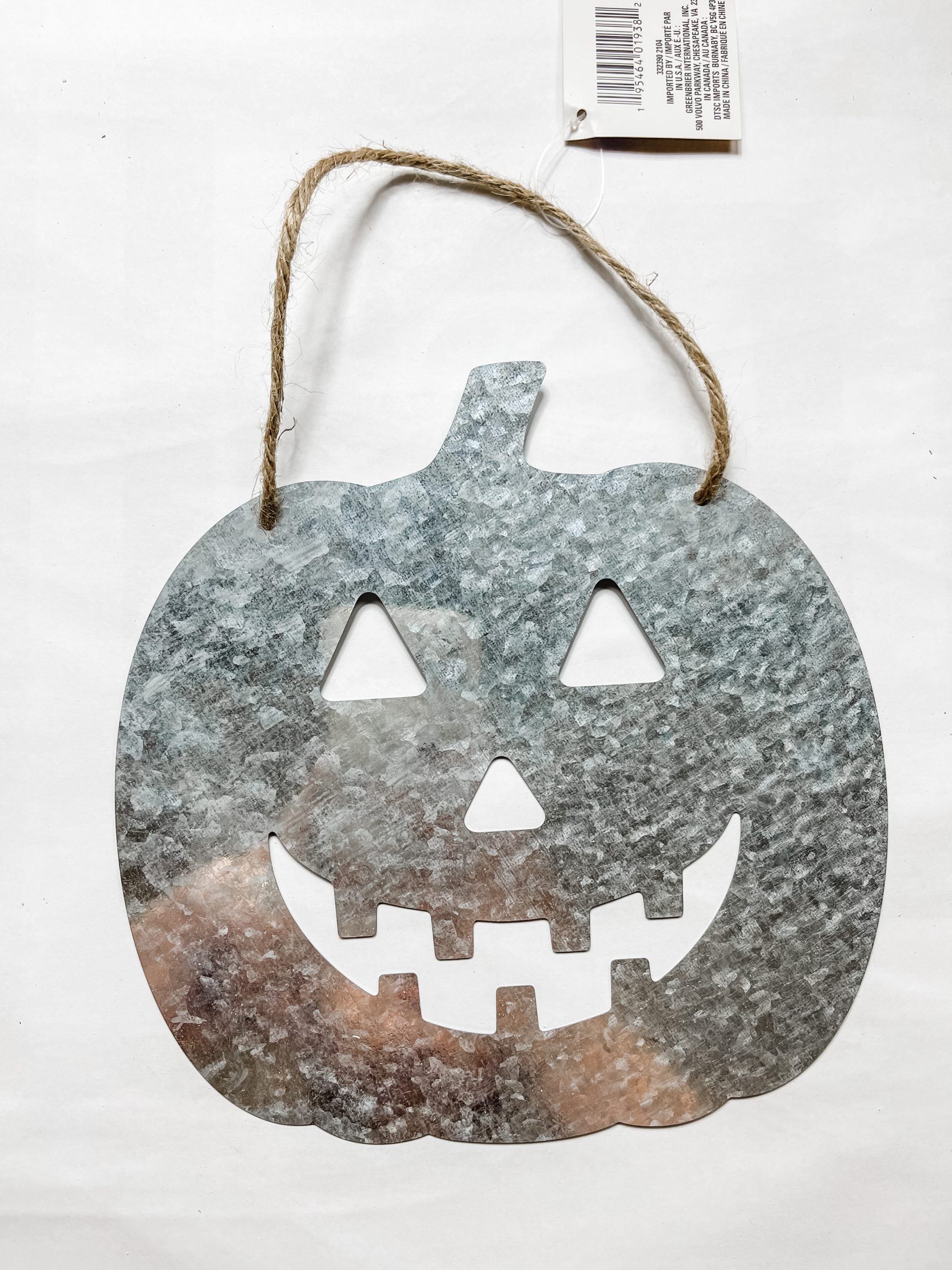 DIY Metal Jack-O-Lantern Sign