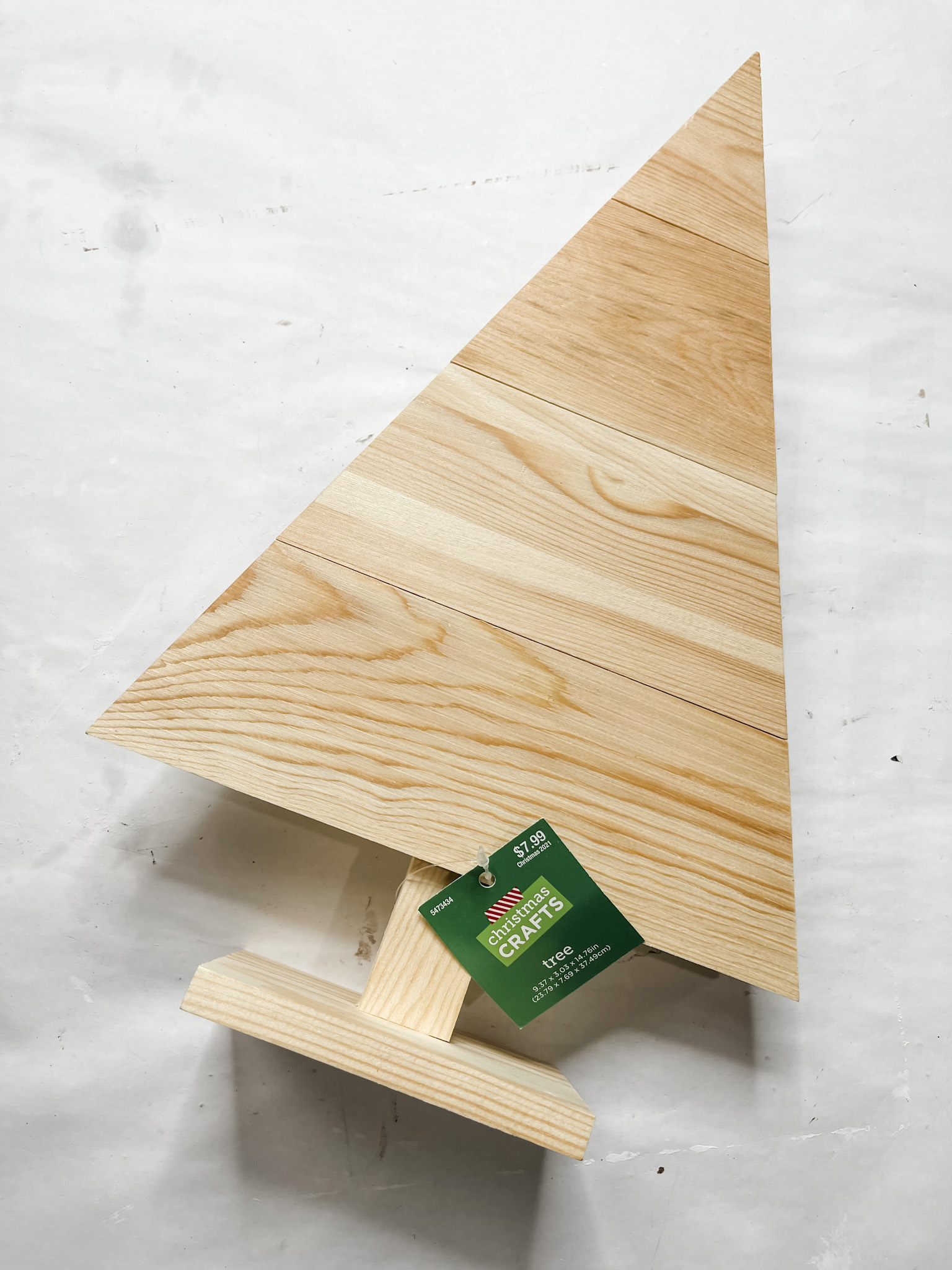 DIY Wooden Triangle Christmas Tree