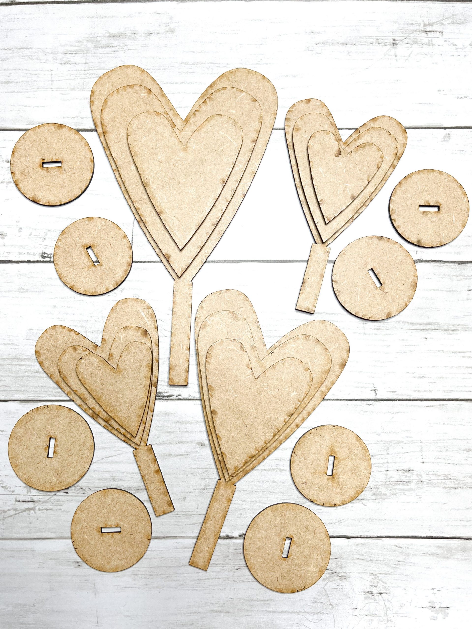 Valentine's Day Standing Hearts Decor - Easy DIY Idea