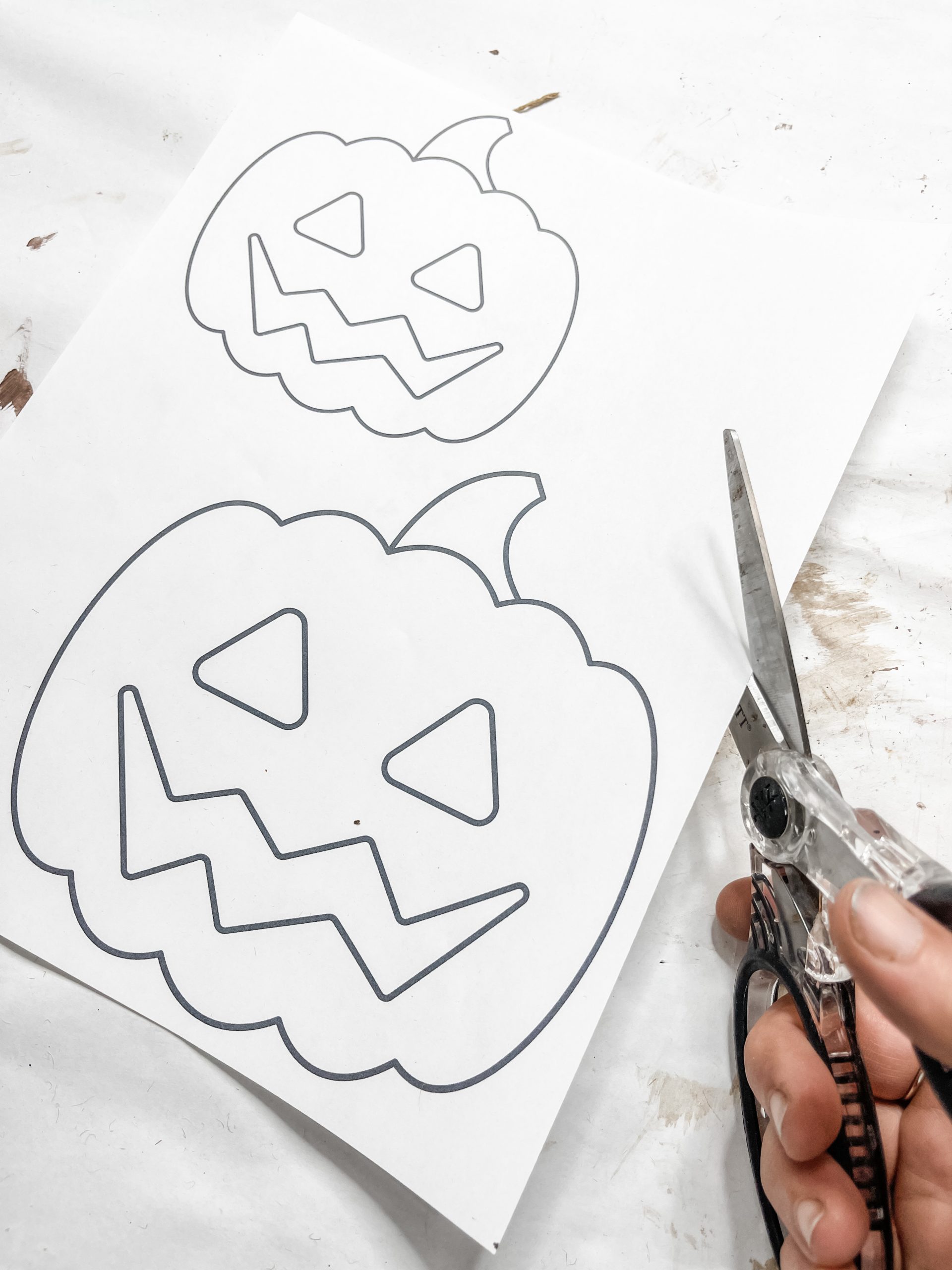 DIY Jack-O-Lantern Scarecrows