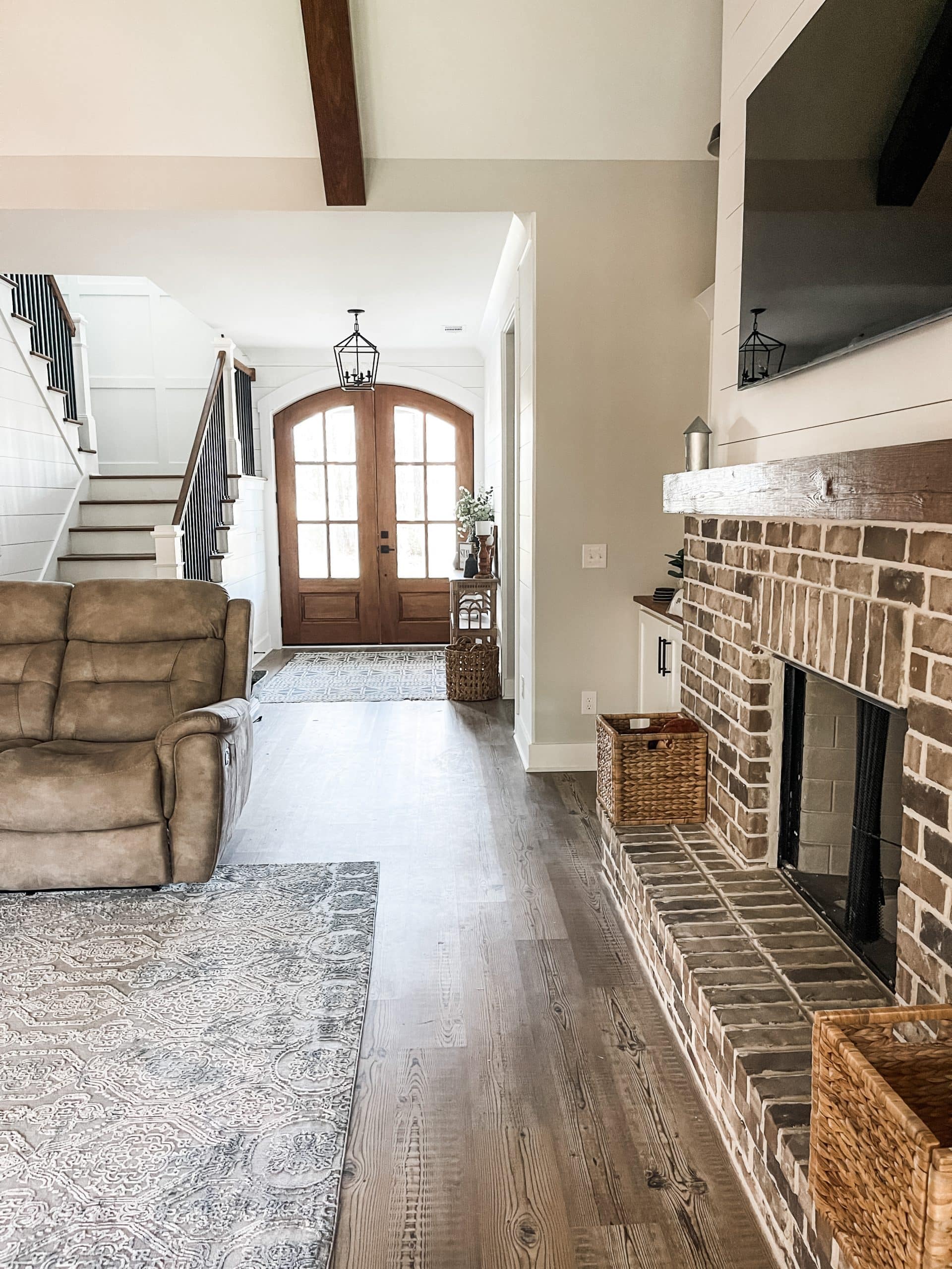 farmhouse floor plan with stairs in entry way