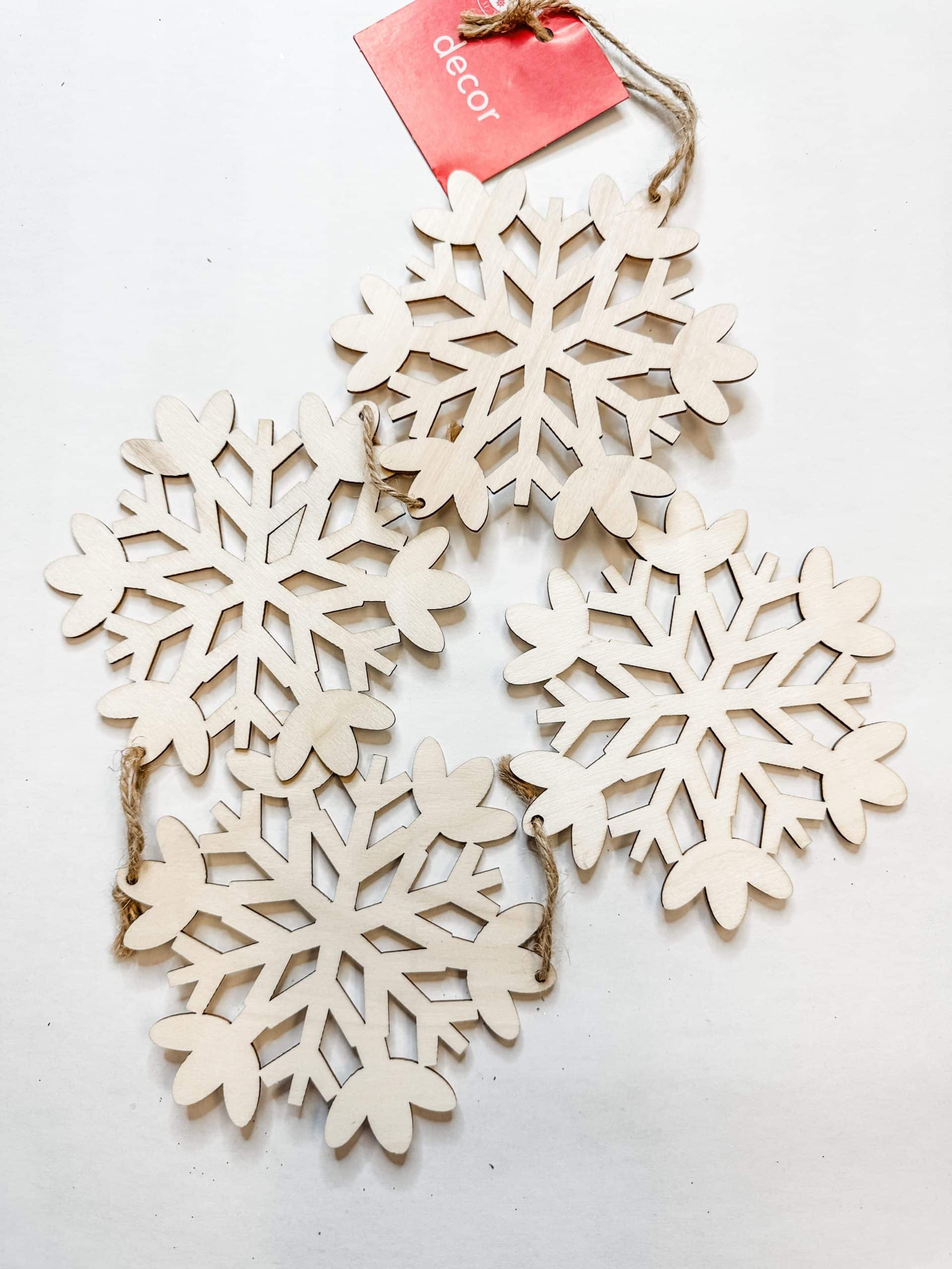 DIY Resin Snowflake Leaner