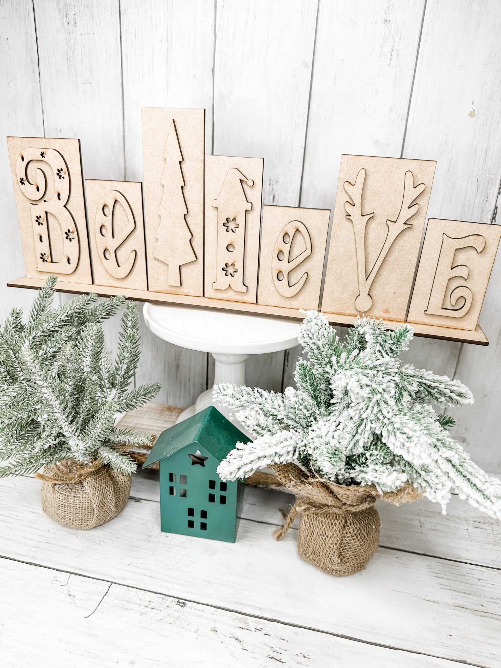 DIY Christmas Believe Sign